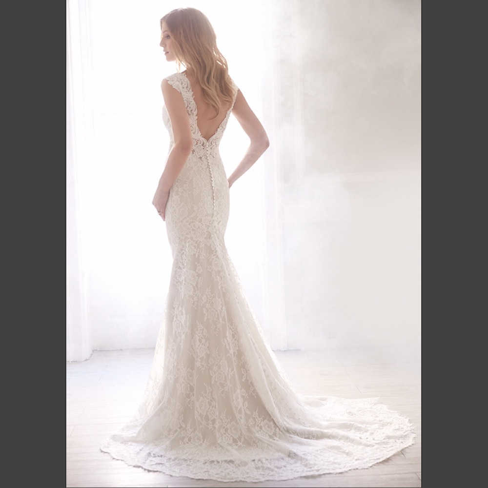 🚨PRICE NEGOTIABLE‼️ IVORY LACE MADISON JAMES MJ152 WEDDING DRESS - NEVER WORN‼️
